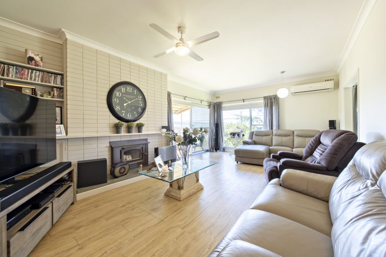 4 bedroom house at 47-49 Marsh Street, Wellington NSW 2820 - photo 6