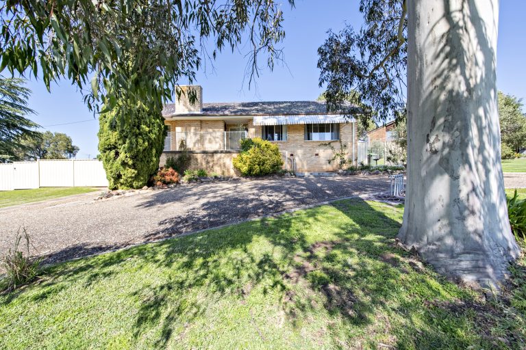 4 bedroom house at 47-49 Marsh Street, Wellington NSW 2820