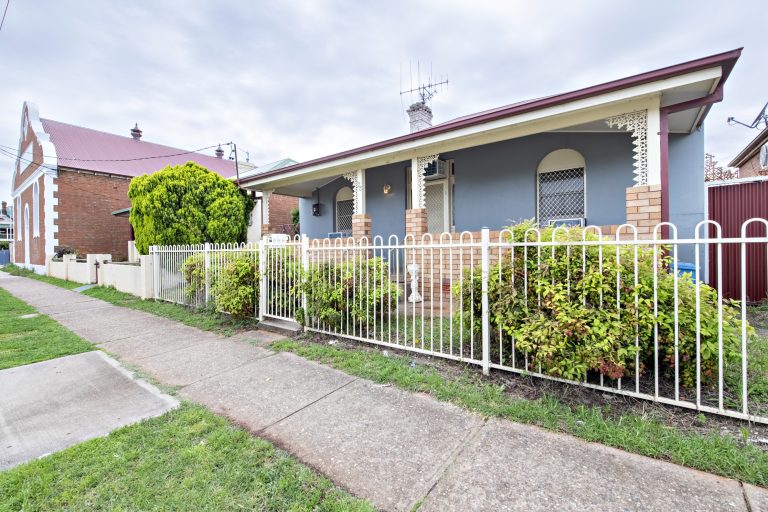 3 bedroom house at 78 Arthur Street, Wellington NSW 2820 - photo 2