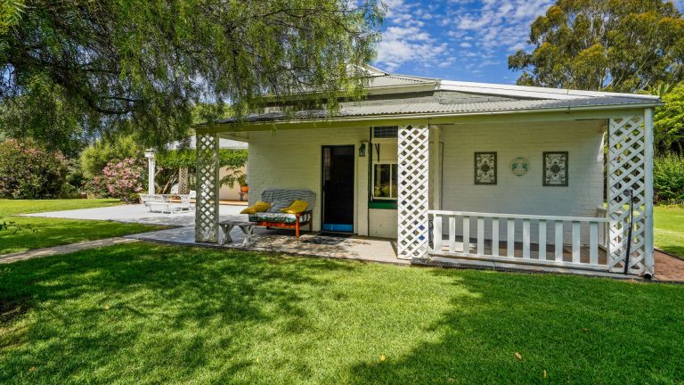 5 bedroom house at 392 Mitchell Highway, Wellington NSW 2820 - photo 15