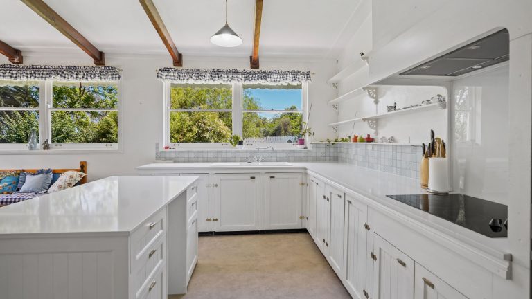 5 bedroom house at 392 Mitchell Highway, Wellington NSW 2820 - photo 6