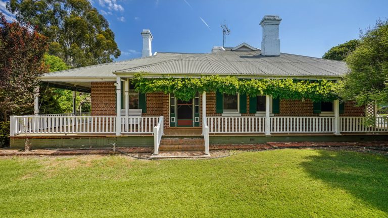 5 bedroom house at 392 Mitchell Highway, Wellington NSW 2820
