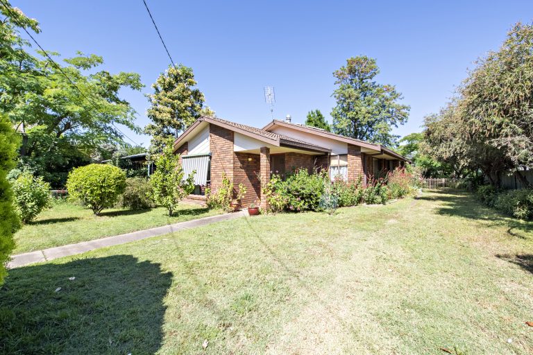 3 bedroom house at 33 Gipps Street, Wellington NSW 2820 - photo 3