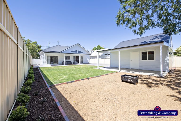 4 bedroom house at 14 Tamworth Street, Dubbo NSW 2830 - photo 17