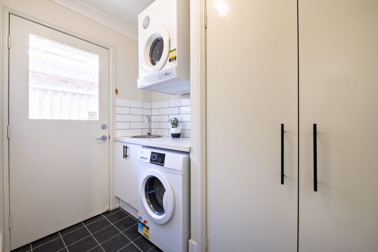 4 bedroom house at 16 King Street, Wellington NSW 2820 - photo 14