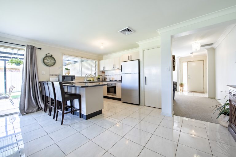 4 bedroom house at 16 King Street, Wellington NSW 2820 - photo 8