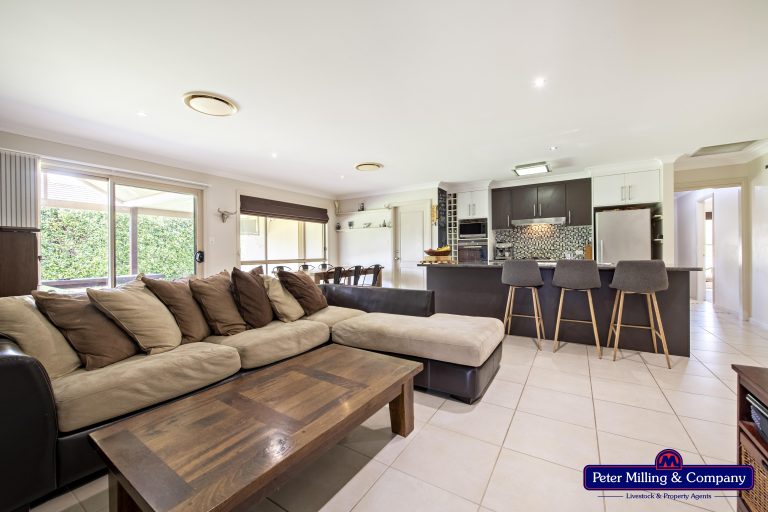 4 bedroom house at 7 Cobbity Avenue, Dubbo NSW 2830 - photo 6