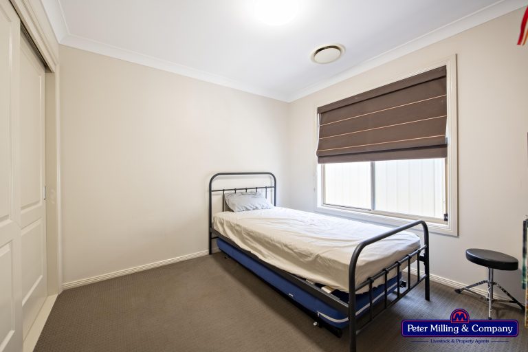 4 bedroom house at 7 Cobbity Avenue, Dubbo NSW 2830 - photo 8