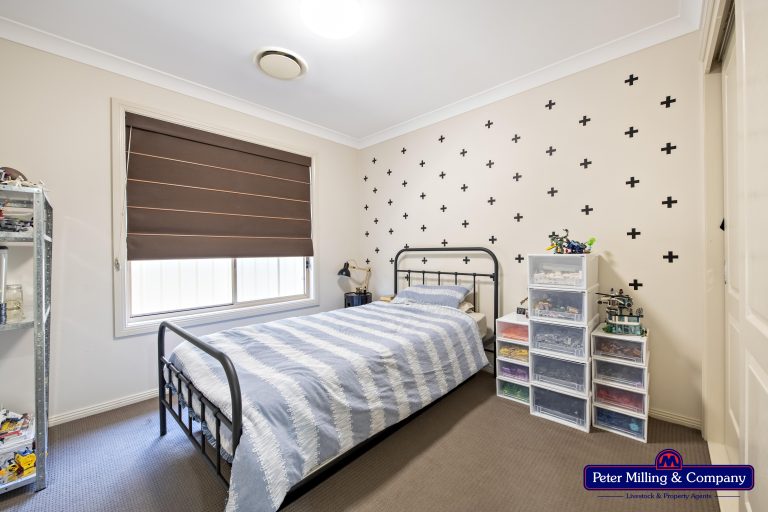 4 bedroom house at 7 Cobbity Avenue, Dubbo NSW 2830 - photo 9