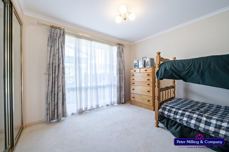 5 bedroom house at 3 Greenslopes Court, Dubbo NSW 2830 - photo 8