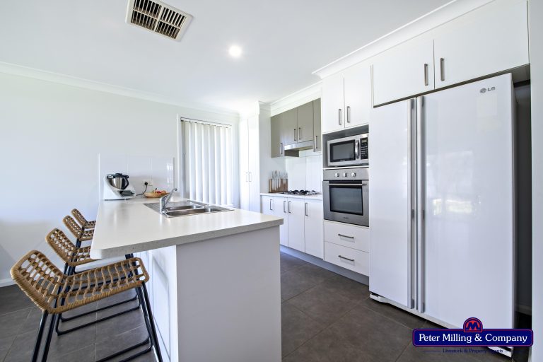 4 bedroom house at 52 Linda Drive, Dubbo NSW 2830 - photo 6