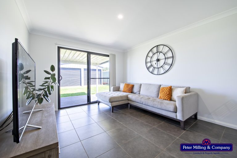 4 bedroom house at 52 Linda Drive, Dubbo NSW 2830 - photo 7