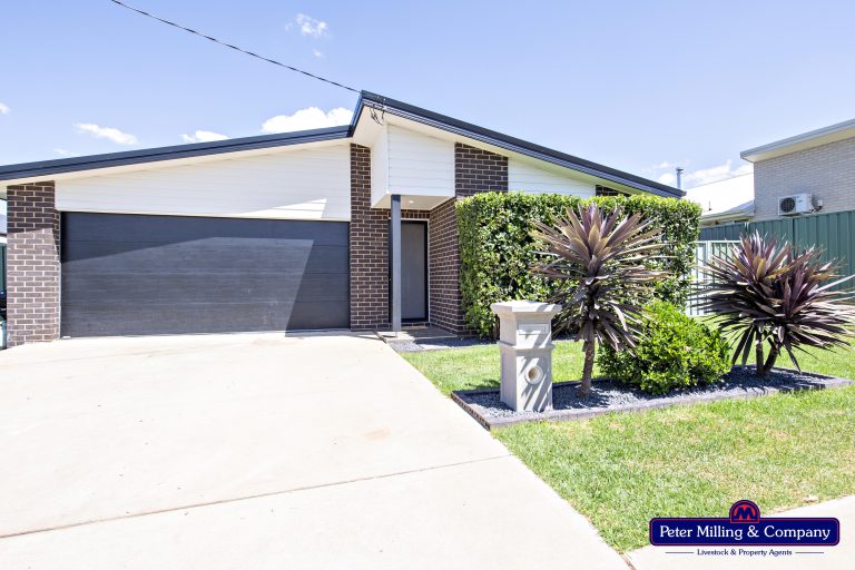 4 bedroom house at 52 Linda Drive, Dubbo NSW 2830
