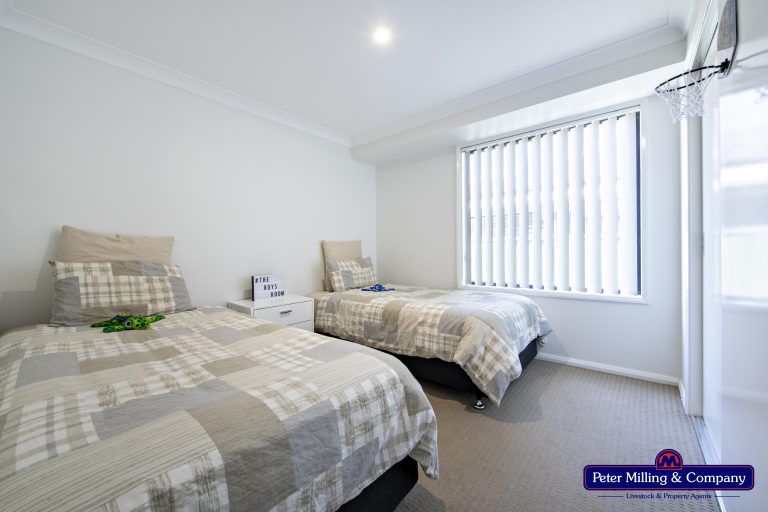 4 bedroom house at 52 Linda Drive, Dubbo NSW 2830 - photo 9