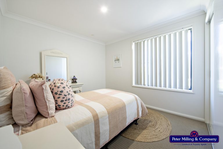 4 bedroom house at 52 Linda Drive, Dubbo NSW 2830 - photo 10