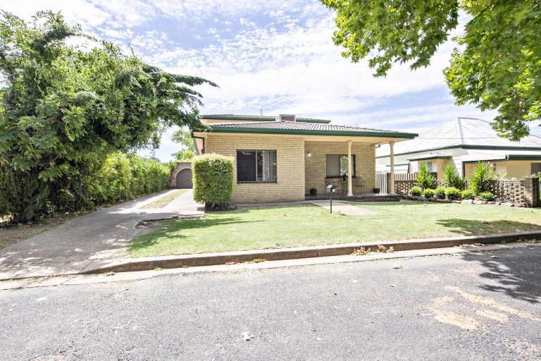 4 bedroom house at 34 Whiteley Street, Wellington NSW 2820