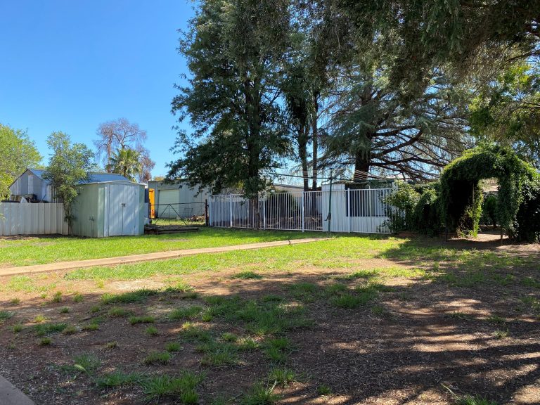 3 bedroom house at 14 Simpson Lane, Wellington NSW 2820 - photo 3