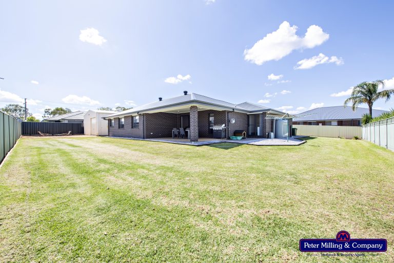3 bedroom house at 60 Hindmarsh Esplanade, Dubbo NSW 2830 - photo 14