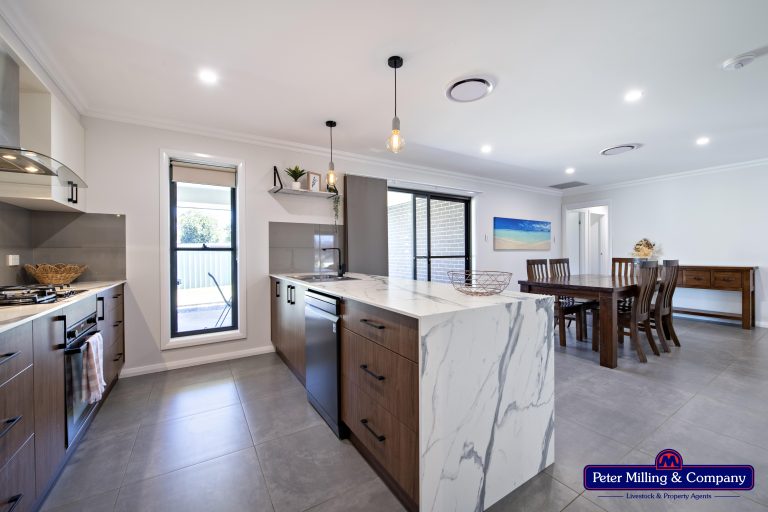 3 bedroom house at 60 Hindmarsh Esplanade, Dubbo NSW 2830 - photo 5