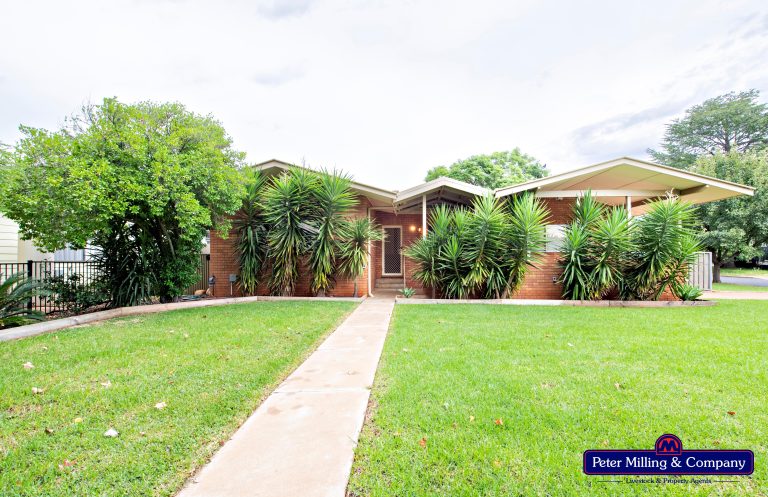 3 bedroom house at 21 Roycox Crescent, Dubbo NSW 2830