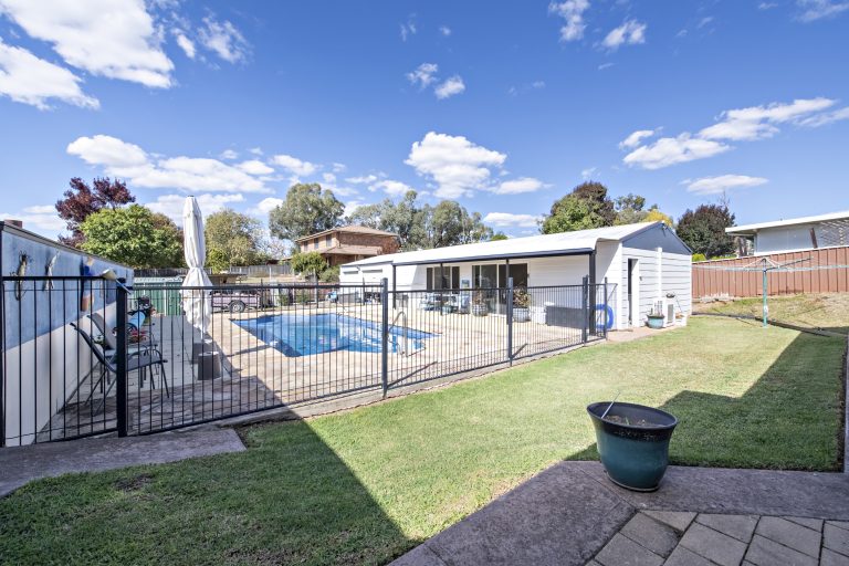 6 bedroom house at 10 Marsh Street, Wellington NSW 2820 - photo 20