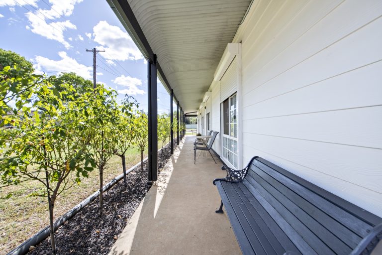 6 bedroom house at 10 Marsh Street, Wellington NSW 2820 - photo 3
