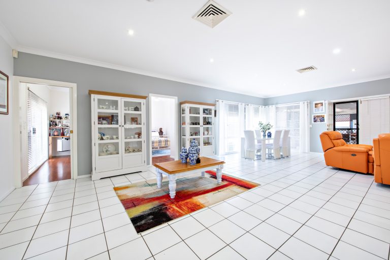 6 bedroom house at 10 Marsh Street, Wellington NSW 2820 - photo 5
