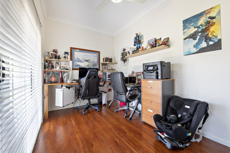 6 bedroom house at 10 Marsh Street, Wellington NSW 2820 - photo 6