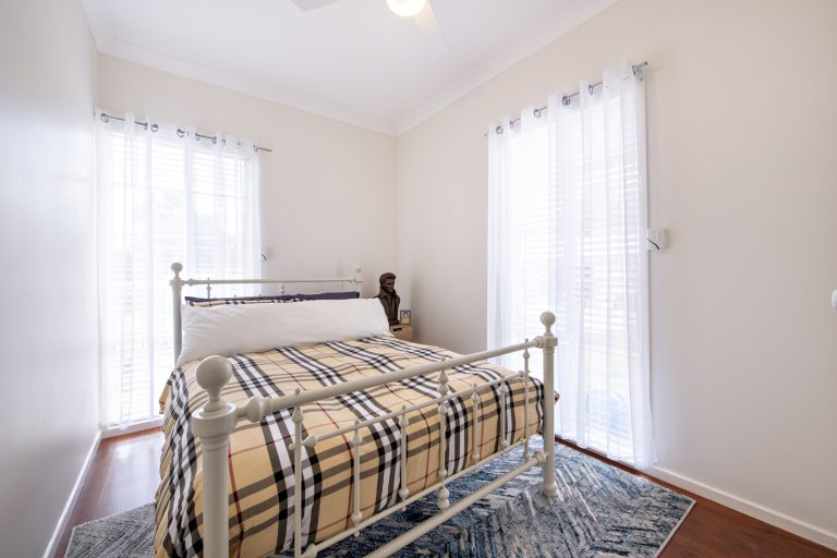 6 bedroom house at 10 Marsh Street, Wellington NSW 2820 - photo 7