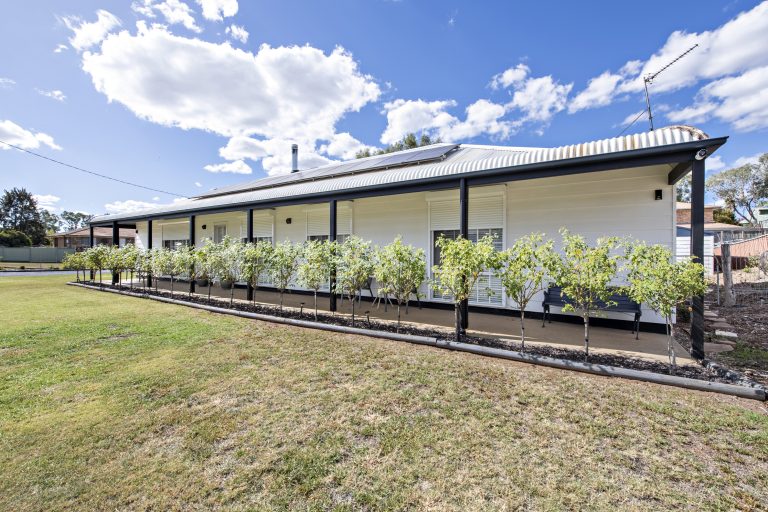 6 bedroom house at 10 Marsh Street, Wellington NSW 2820