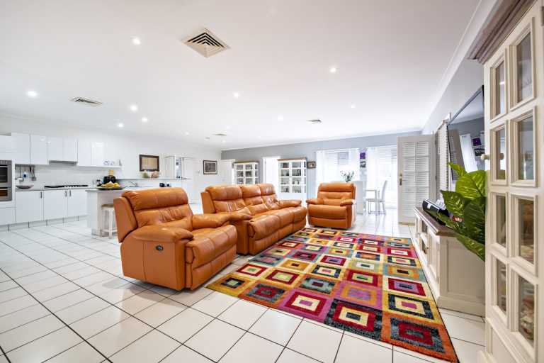 6 bedroom house at 10 Marsh Street, Wellington NSW 2820 - photo 9