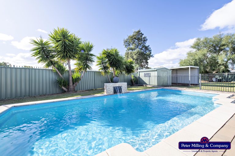 4 bedroom house at 30 Dunheved Circle, Dubbo NSW 2830 - photo 12