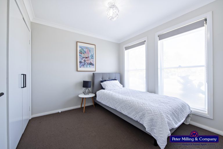4 bedroom house at 30 Dunheved Circle, Dubbo NSW 2830 - photo 4