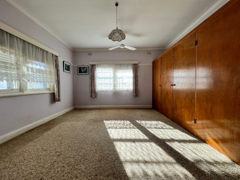 2 bedroom house at 20-22 Parkes Street, Wellington NSW 2820 - photo 5