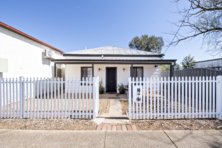 4 bedroom house at 113 Percy Street, Wellington NSW 2820