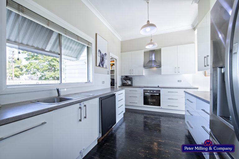 3 bedroom house at 106 Fourth Avenue, Narromine NSW 2821 - photo 4