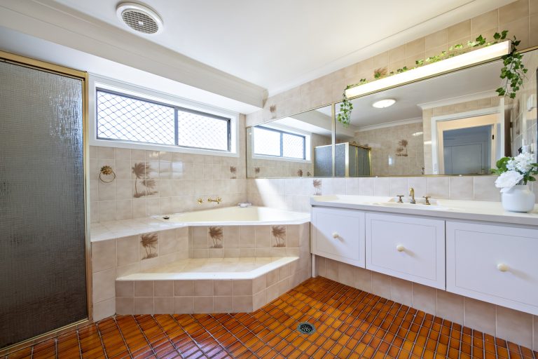 4 bedroom house at 30 Jean Street, Wellington NSW 2820 - photo 13