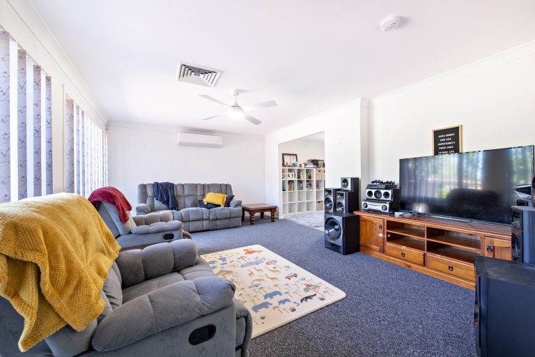 4 bedroom house at 30 Jean Street, Wellington NSW 2820 - photo 4