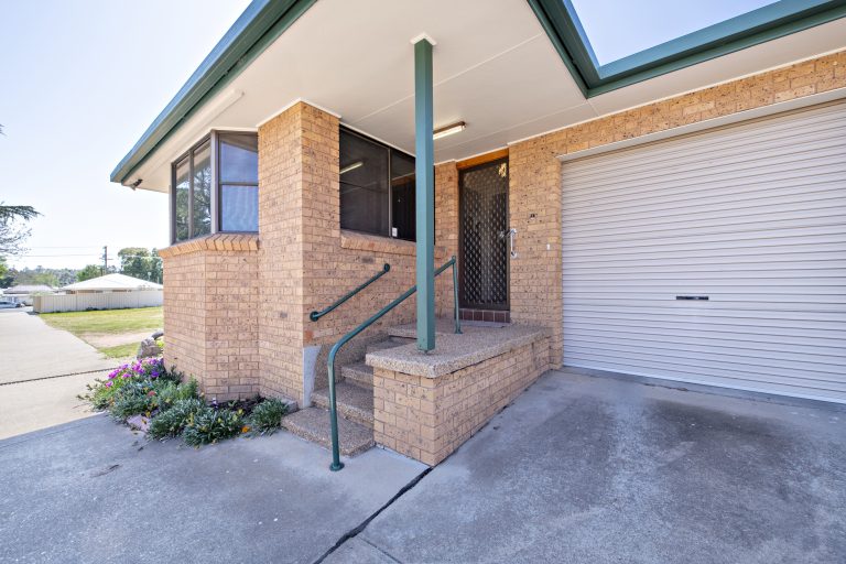 2 bedroom house at 1/59 Whiteley Street, Wellington NSW 2820 - photo 3