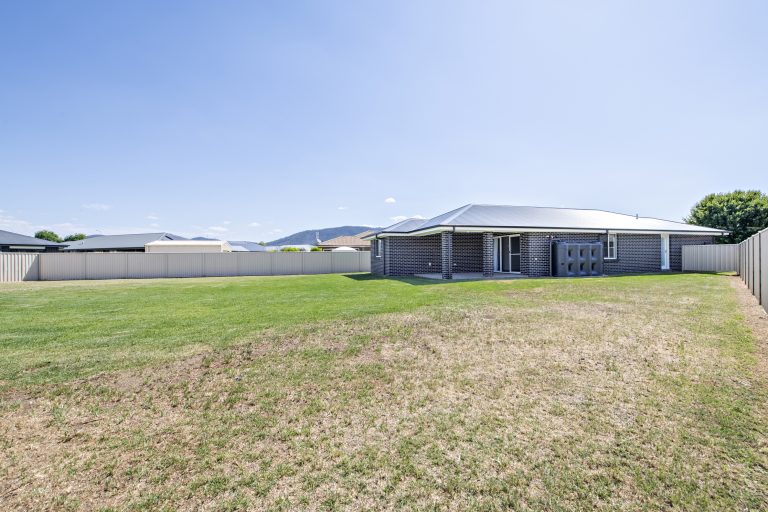 4 bedroom house at 5 Grevillea Place, Wellington NSW 2820 - photo 13