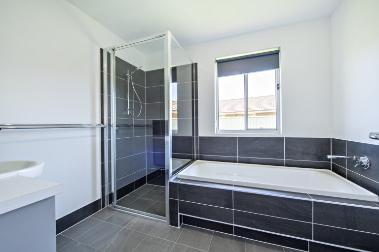 4 bedroom house at 5 Grevillea Place, Wellington NSW 2820 - photo 7