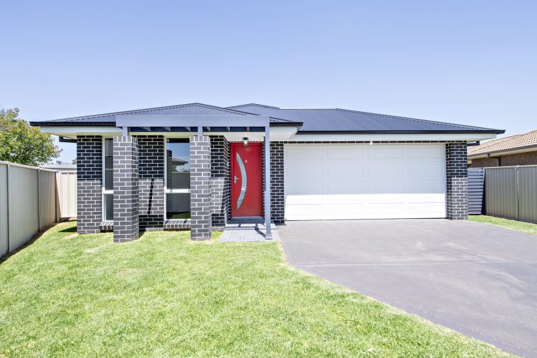 4 bedroom house at 5 Grevillea Place, Wellington NSW 2820
