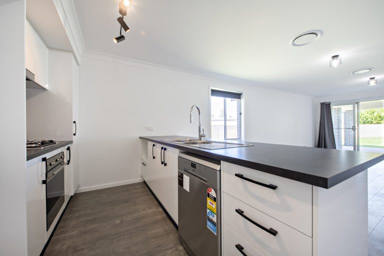 4 bedroom house at 5 Grevillea Place, Wellington NSW 2820 - photo 9