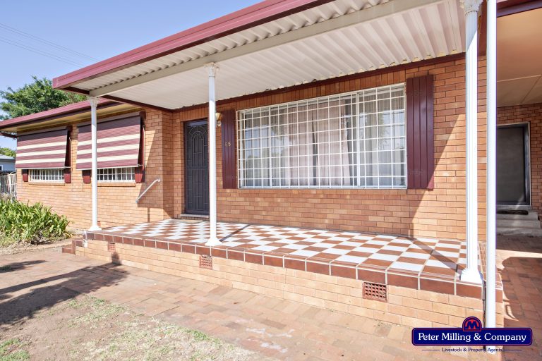 3 bedroom house at 65 North Street, Dubbo NSW 2830 - photo 2