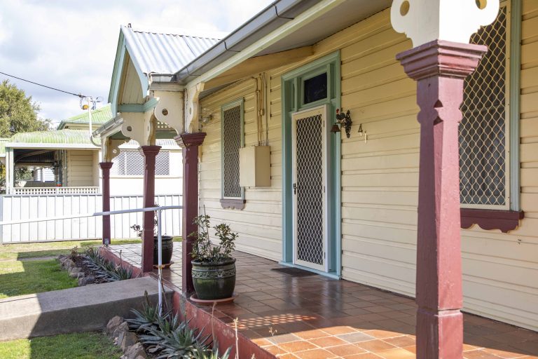 3 bedroom house at 41 Simpson Street, Wellington NSW 2820 - photo 2