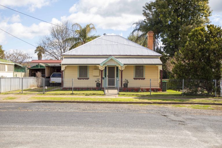 3 bedroom house at 41 Simpson Street, Wellington NSW 2820