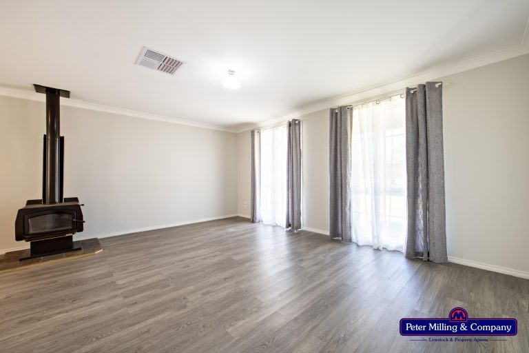3 bedroom house at 11 Jacqueline Drive, Dubbo NSW 2830 - photo 7
