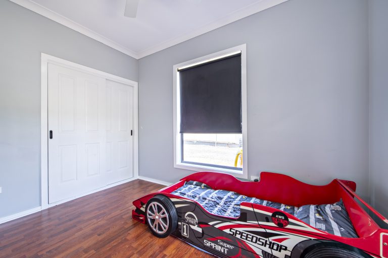 4 bedroom house at 6 Railway Avenue, Wellington NSW 2820 - photo 4