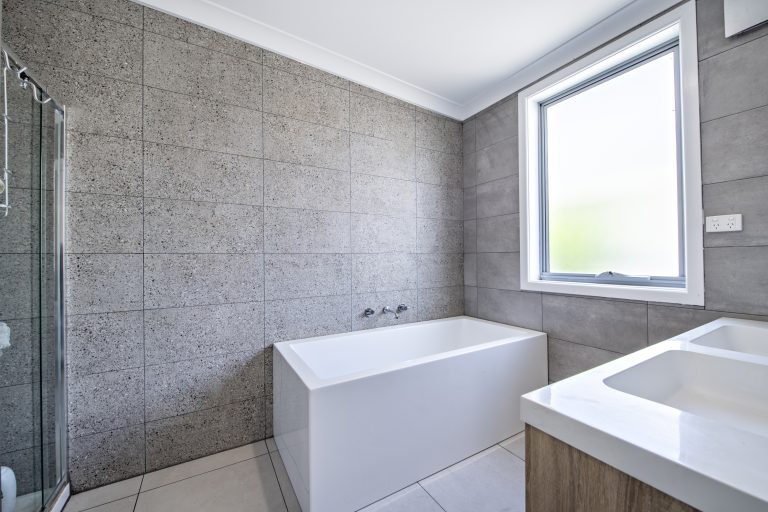4 bedroom house at 6 Railway Avenue, Wellington NSW 2820 - photo 7
