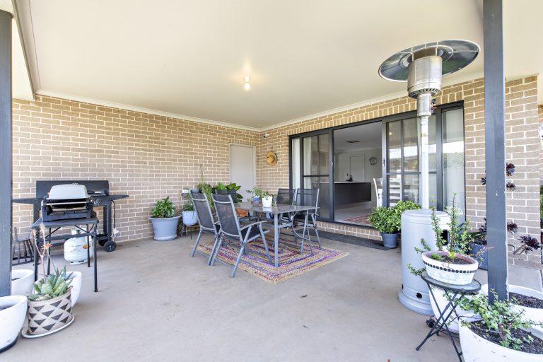 4 bedroom house at 10 King Street, Wellington NSW 2820 - photo 15